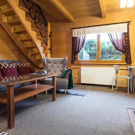 Goralski Dom Z Kominkiem * ザコパネ