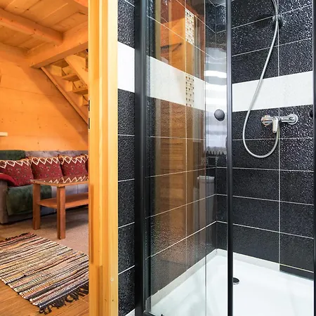 Goralski Dom Z Kominkiem シャレー