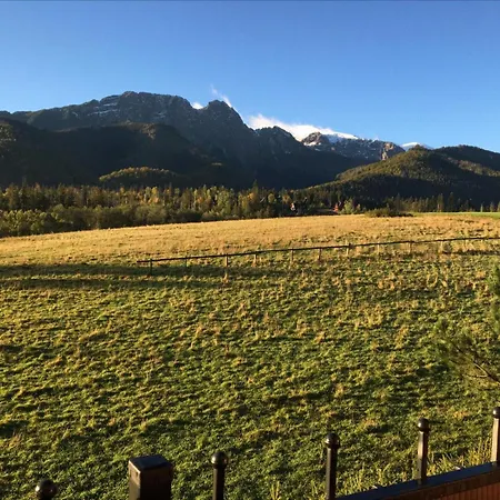 Goralski Dom Z Kominkiem * ザコパネ