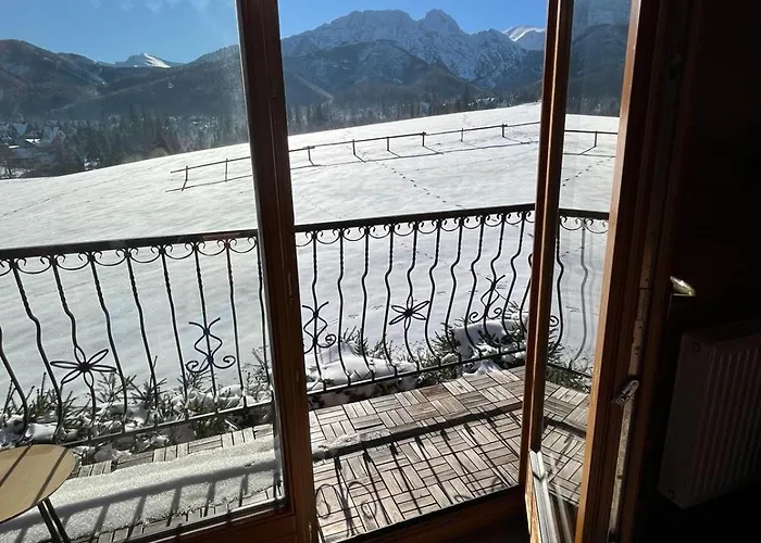 Goralski Dom Z Kominkiem 샬레 *